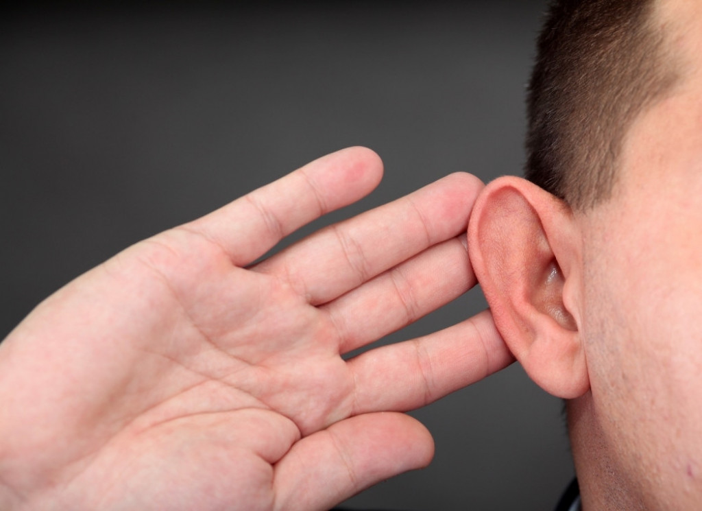 Uvo Uho Prisluškivanje Gluvoća Oštećenje sluha