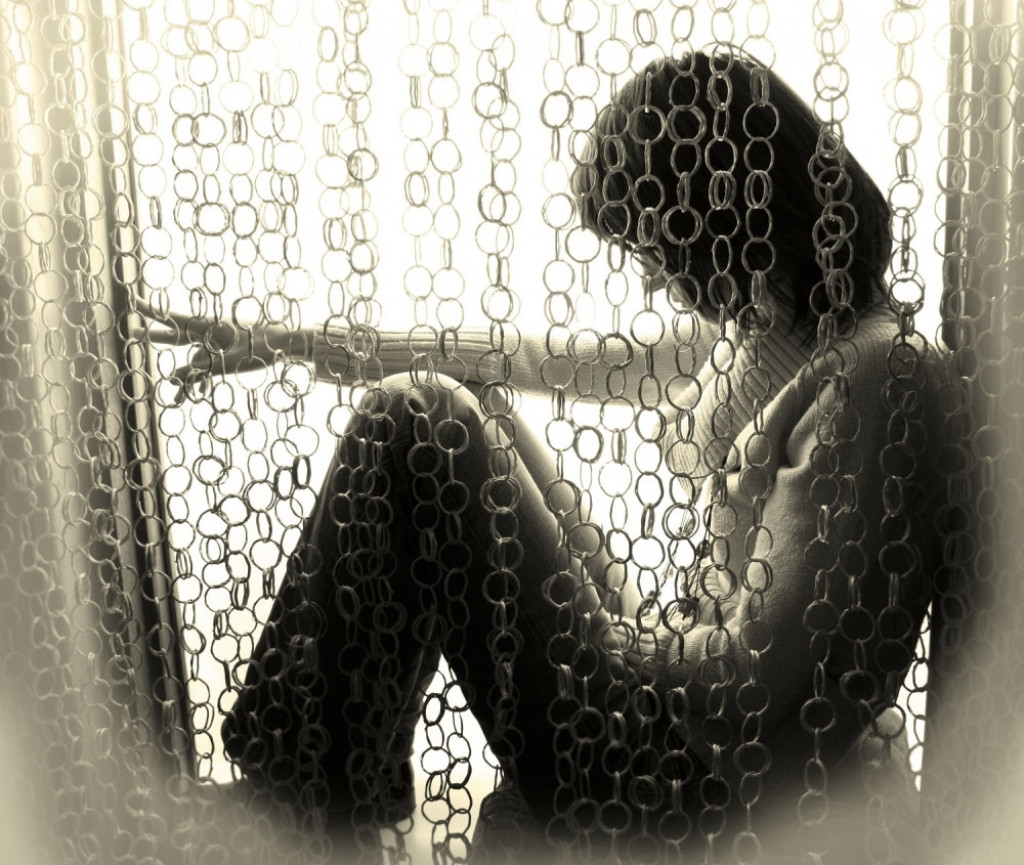 Usamljena žena Tužna devojka Depresija Usamljenost Tuga 