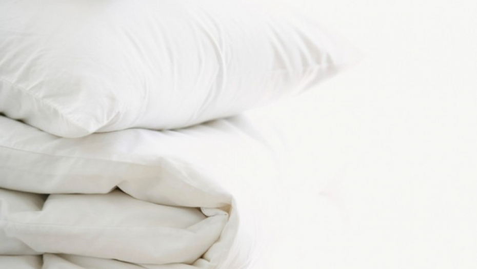 jastuci posteljina čaršavi beli veš peškiri