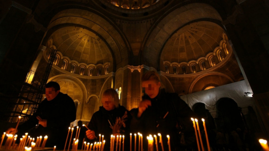 Crkva sveća sveće