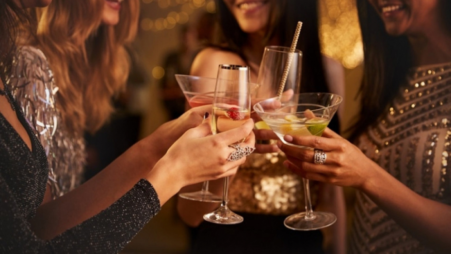 Alkohol, koktel, piće. žurka, proslava