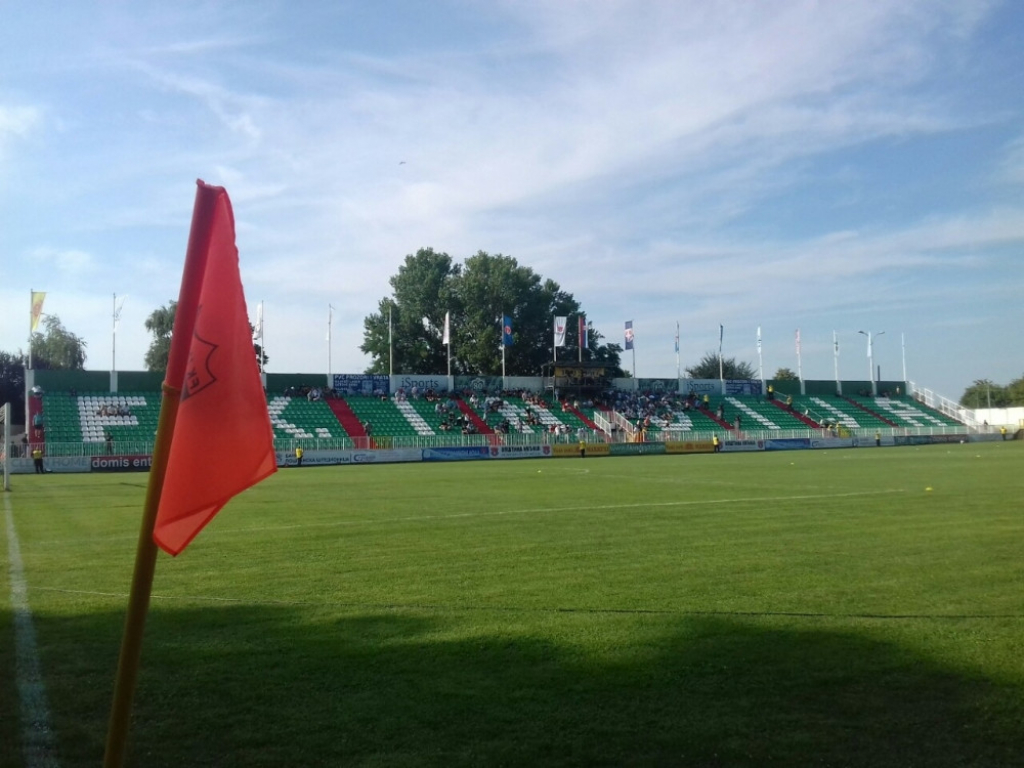 Inđija, stadion