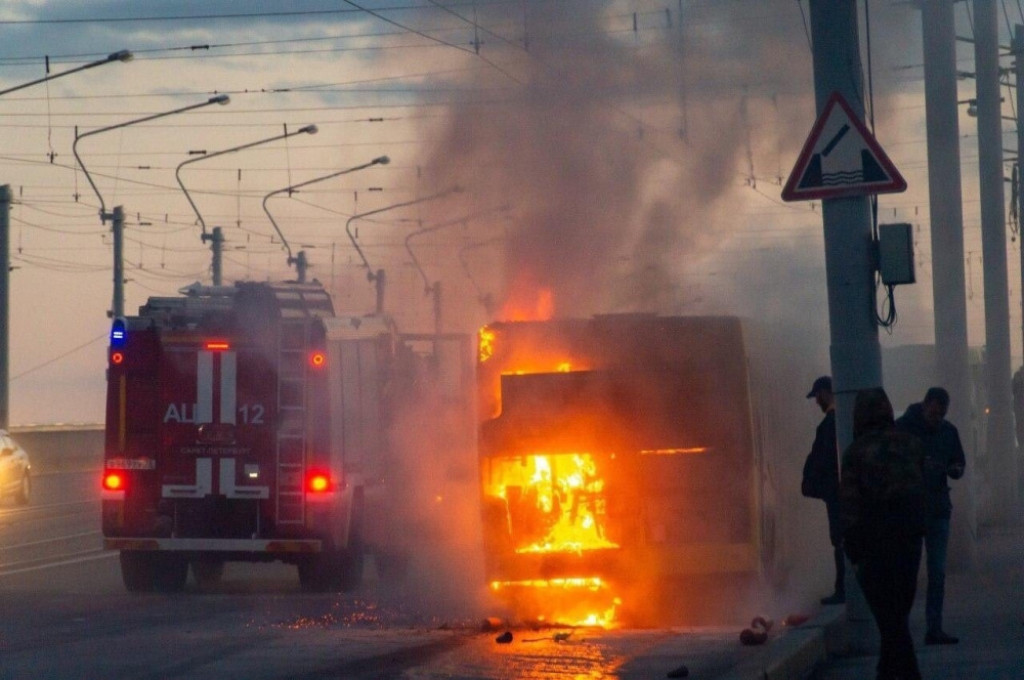 Zapalio se autobus u Rusiji