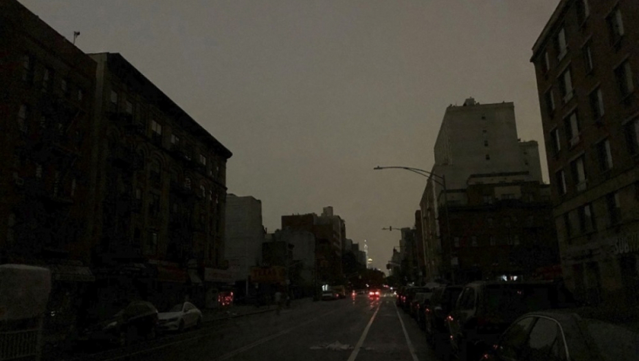 Menhetn, Njujork, mrak, oluja