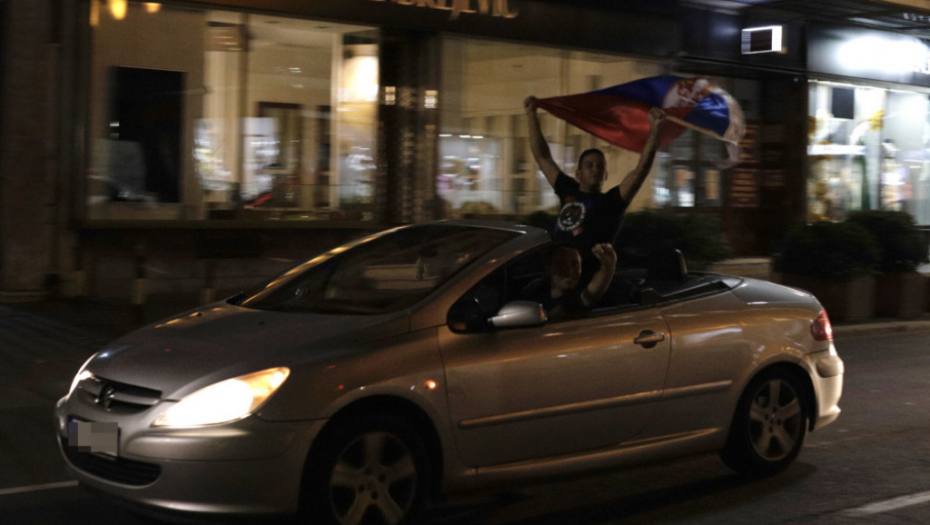 Beograd slavi Milov poraz!