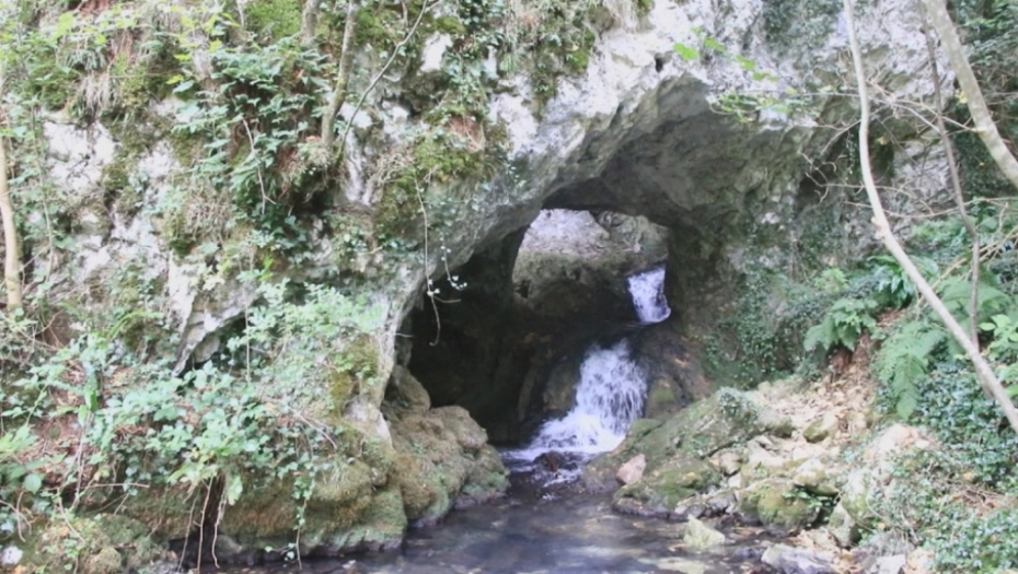 Pećina kod Arilja