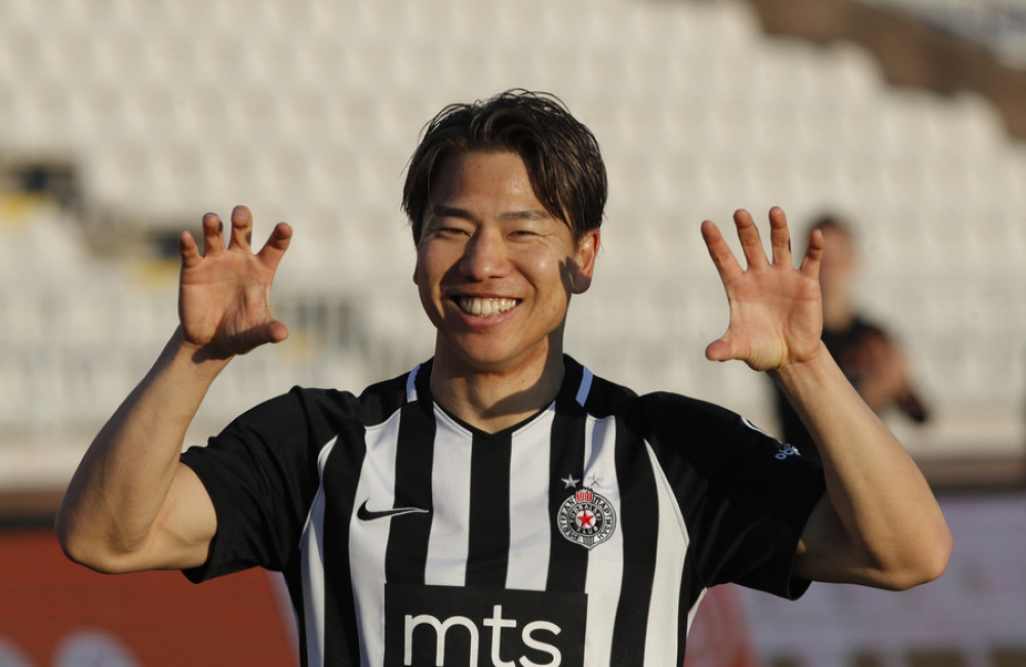 Takuma Asano (Partizan)