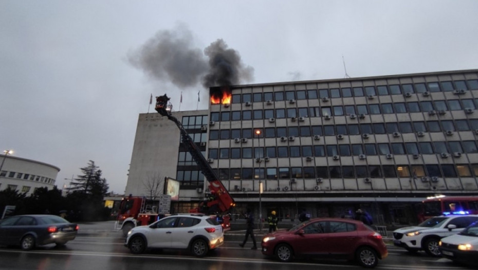 Požar u zgradi Poreske uprave u Novom Sadu