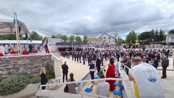 USTAŠKI PIR U HRVATSKOJ Održana misa za poginule u Blajburgu uz jezive fašističke simbole! (VIDEO)