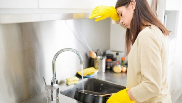 UŠTEDITE PARE I ŽIVCE: Jednostavan trik za otpušavanje sudopere