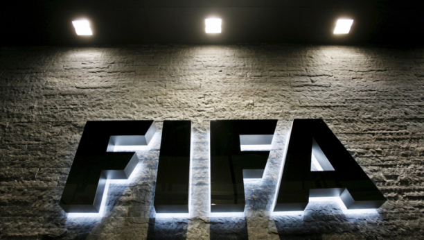PUCALI NA ZGRADU SAVEZA FIFA i UEFA se hitno oglasili