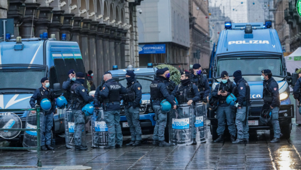 POLICIJA ITALIJE UPOZORILA! U toku je policijska akcija, antivakseri spremali oružani napad