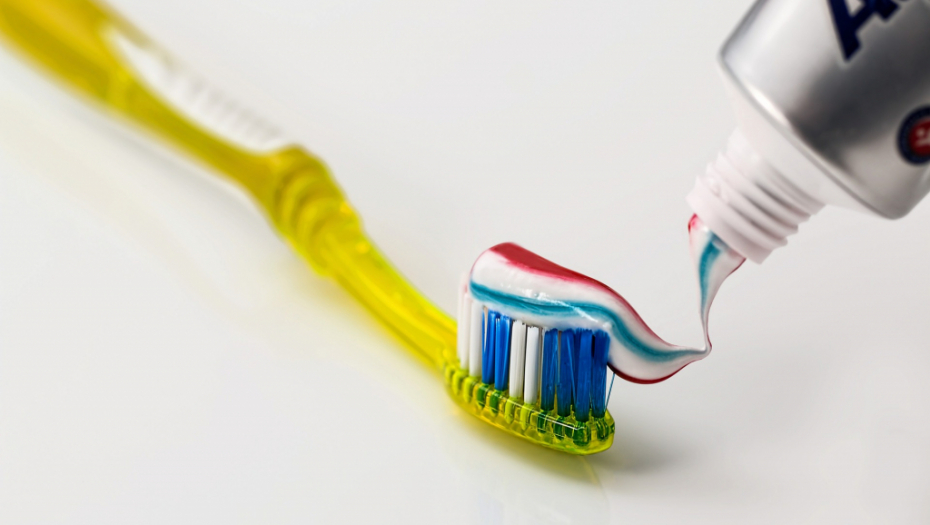 Aceton, lepak, sredstvo za čićenje: Saznajte na koji sve način možete da upotrebite pastu za zube