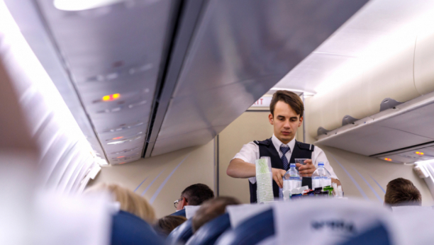 Zbog velikog broja incidenata određene aviokompanije ukidaju služenje alkohola tokom leta
