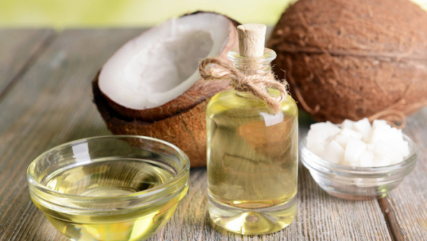 PRIRODNA NEGA: Kako kokosovo ulje deluje na kožu?