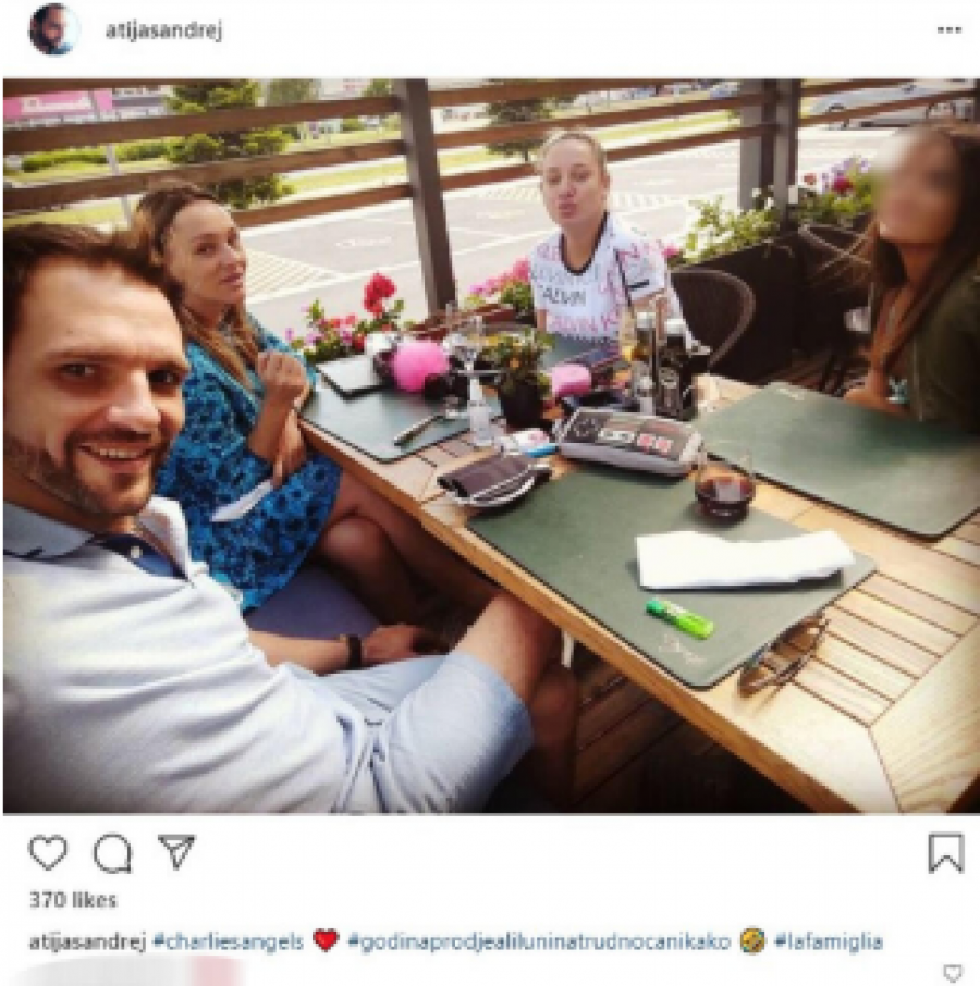 GODINA PROĐE, LUNINA TRUDNOĆA NIKAKO Andrej Atijas objavio porodičnu fotografiju koja je postala hit na Internetu (FOTO)