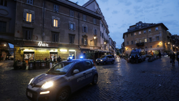 UHAPŠENI ALBANCI U MILANU Italijanska policija zaplenjenila 40 kg narkotika