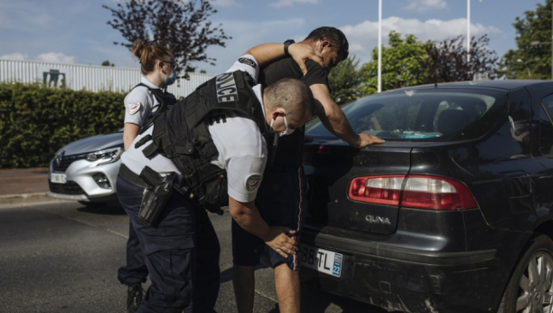 SRBI IZVELI MILIONSKU PREVARU  Francuska policije nakon tri godine razbila porodicu prevaranata