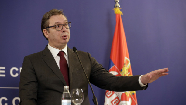 PREDSEDNIK SRBIJE UPUTIO PACKE MINISTRIMA U Vladi panika nakon Vučićevih kritika!