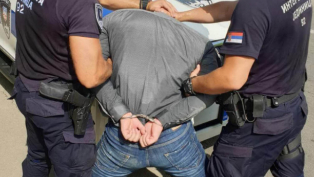 BRZA AKCIJA POLICIJE NA VOŽDOVCU Uhapšen mladić koji je iz pošte odneo skoro tri miliona dinara