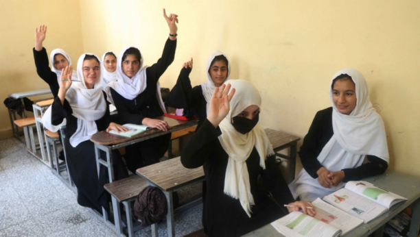 OGLASILI SE TALIBANI: Evo zašto ne daju devojkama da studiraju