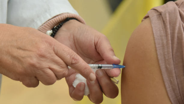NOVA PRAVILA U ENGLESKOJ Zdravstveni radnici u Londonu moraju da budu vakcinisani do 1. aprila