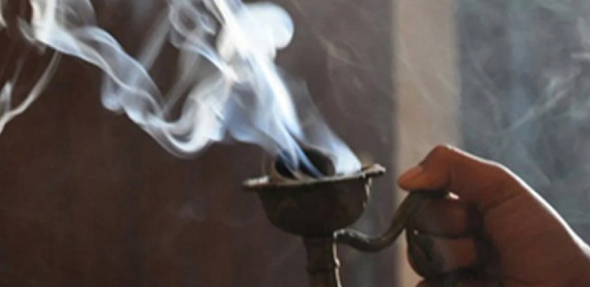 REDOVNO OBAVLJAJTE KAĐENJE KUĆE: Evo kako se pravilno vrši ritual belim dimom