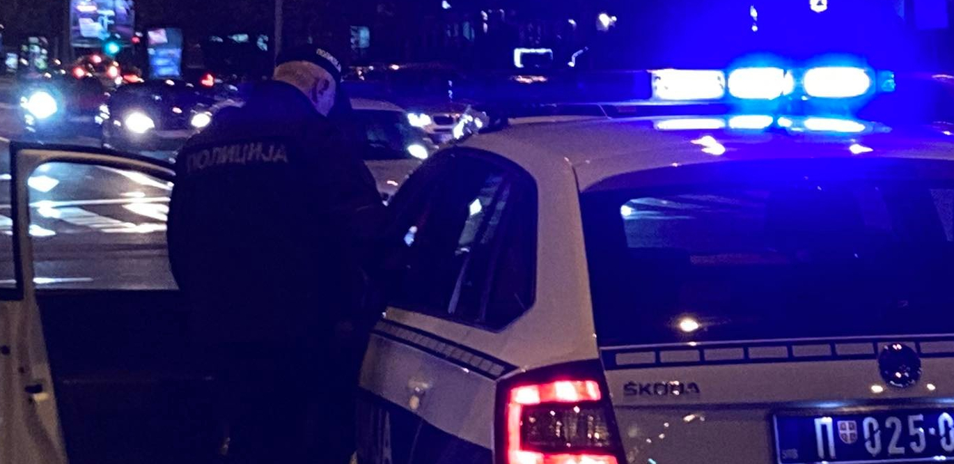 POLICIJA NAPRAVILA SAČEKUŠU NA NAPLATNOJ RAMPI Prepad na ulazu u Beograd pred ponoć!