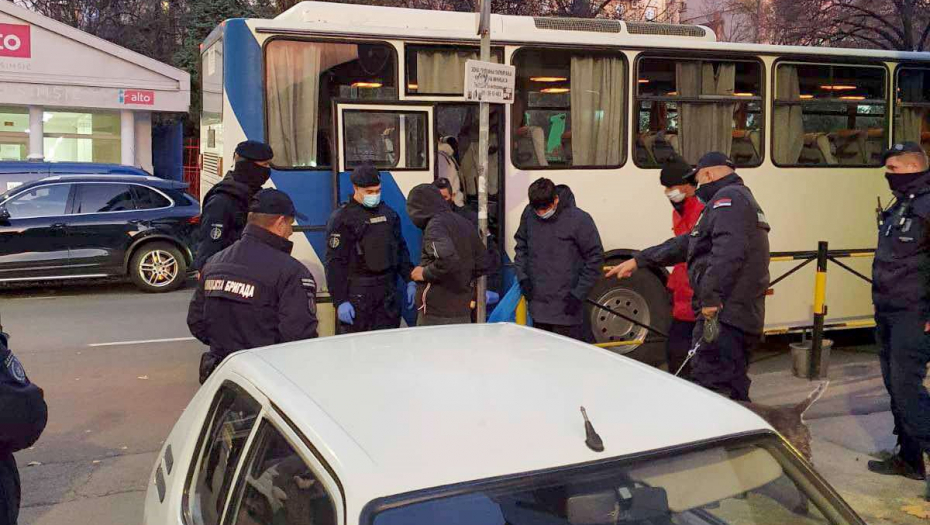 BRZA AKCIJA Pripadnici MUPA-a u Beogradu pronašli 85 ilegalnih migranta i izmestili ih u prihvatni centar
