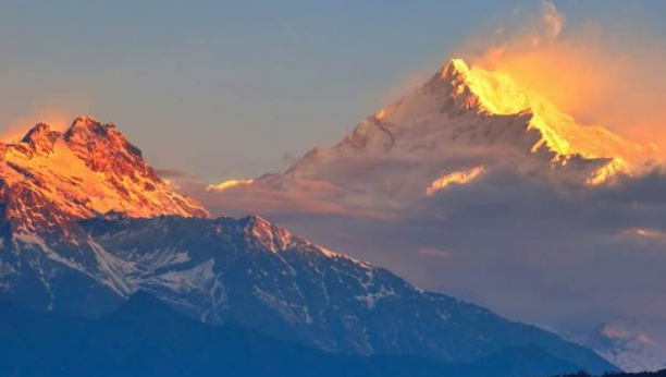 NA PLANINSKOM VRHU U LANCU GANGOTRI Lavina zatrpala 21 planinara na Himalajima