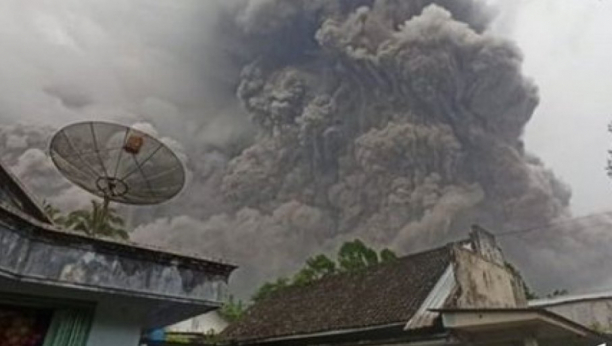 PROBUDILO SE "ČUDOVIŠTE" LEVOTOLO Kilometarska erupcija, pepeo i dim ne sve strane!