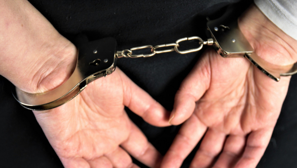 OTKRIVENA NOVA LABORATORIJA DROGE Uhapšen muškarac u Bariču (FOTO)