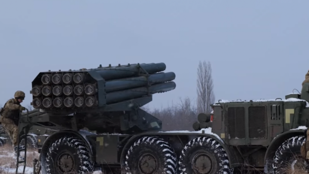 UKRAJINA UPOTREBILA RAKETNI SISTEM "URAGAN" Pucnjava i eksplozije kod Krima (VIDEO)