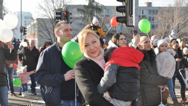 DIVAN GEST Opština daruje voždovačke porodilje