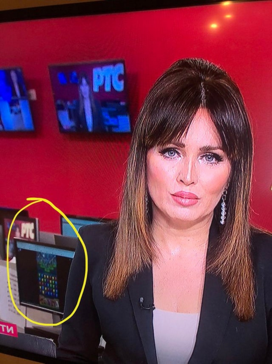 ŠOK U DNEVNIKU NA RTS Voditeljka prenosi najnovije vesti, a iza nje na ekranu - OVO (FOTO)