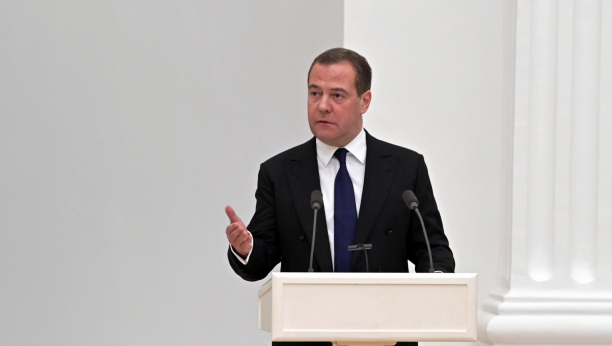 "LEK CILJANO DELUJE" Medvedev potkačio Sunaka i Šolca