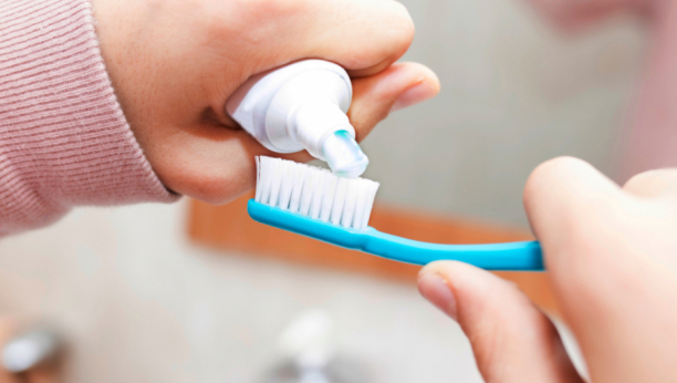 Olakšajte sebi: Probajte osam fantastičnih trikova sa pastom za zube