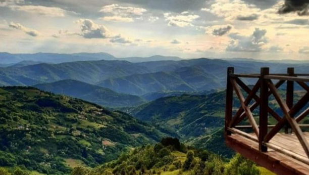 POGLED NA ČITAVO PODRINJE Jedan od najlepših na planini Povlen, pruža izuzetan vidik na planinske predele