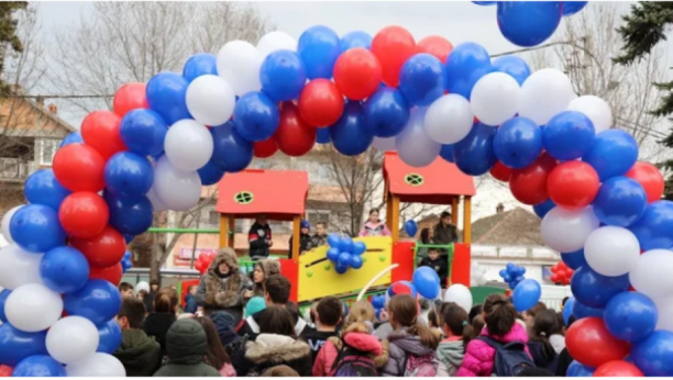 NOVA RADOST ZA MALIŠANE Otvoren dečiji parkić u OŠ "Ilija Garašanin" u Grockoj (FOTO)