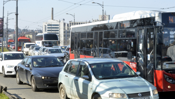 DANAS DO 12 SATI ZATVORENE OVE  ULICE U BEOGRADU  Izmene na mnogim linijama gradskog prevoza