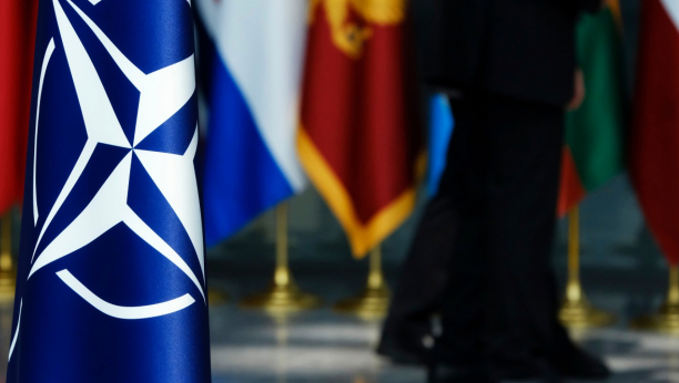 AMERIČKI POLITIČAR PONOVO ŠOKIRA "Nadam se da NATO više neće postojati"