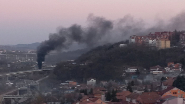 NE ZNA SE JOŠ ŠTA GORI Kulja gusti dim iz objekta u Kijevu