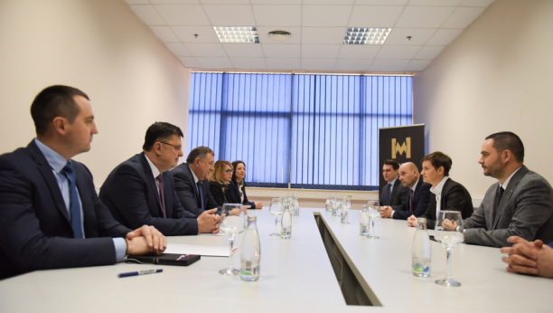Premijerku Brnabić dočekao Dodik u Mostaru (FOTO)