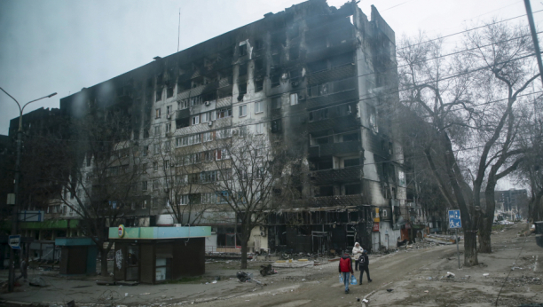 RAKETNI NAPADI, BOMBE IZ VAZDUHA I ARTILJERIJA Mariupolj i dalje tvrd orah za ruske trupe, grad ne pada (FOTO)