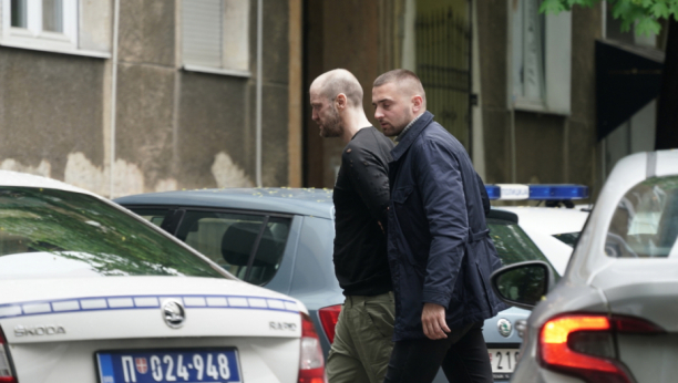 MODNI KREATOR DANAS NA SUDU Darko Kostić optužen da je vezao i zatvorio u ostavu dvadesetogodišnjeg Š.H.