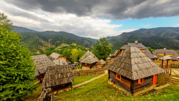 TEŠKA I NAPORNA NEDELJA JE IZA VAS? Evo koliko košta vikend na zlatnoj planini u Srbiji, opustite se i provedite najlepše dane sa porodicom baš ovde!
