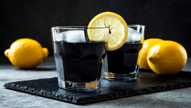 Spas protiv mamurluka: Recept za crnu limunadu