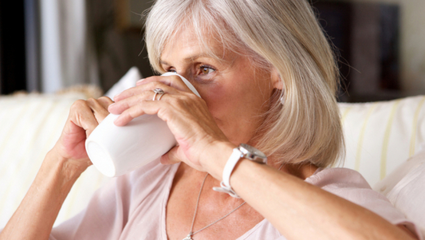 Reguliše krvni pritisak i holesterol: Recept za čaj od ovsa