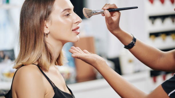 POČNITE OD OBRVA Saveti za šminkanje koji pomažu da smanjite visoko čelo
