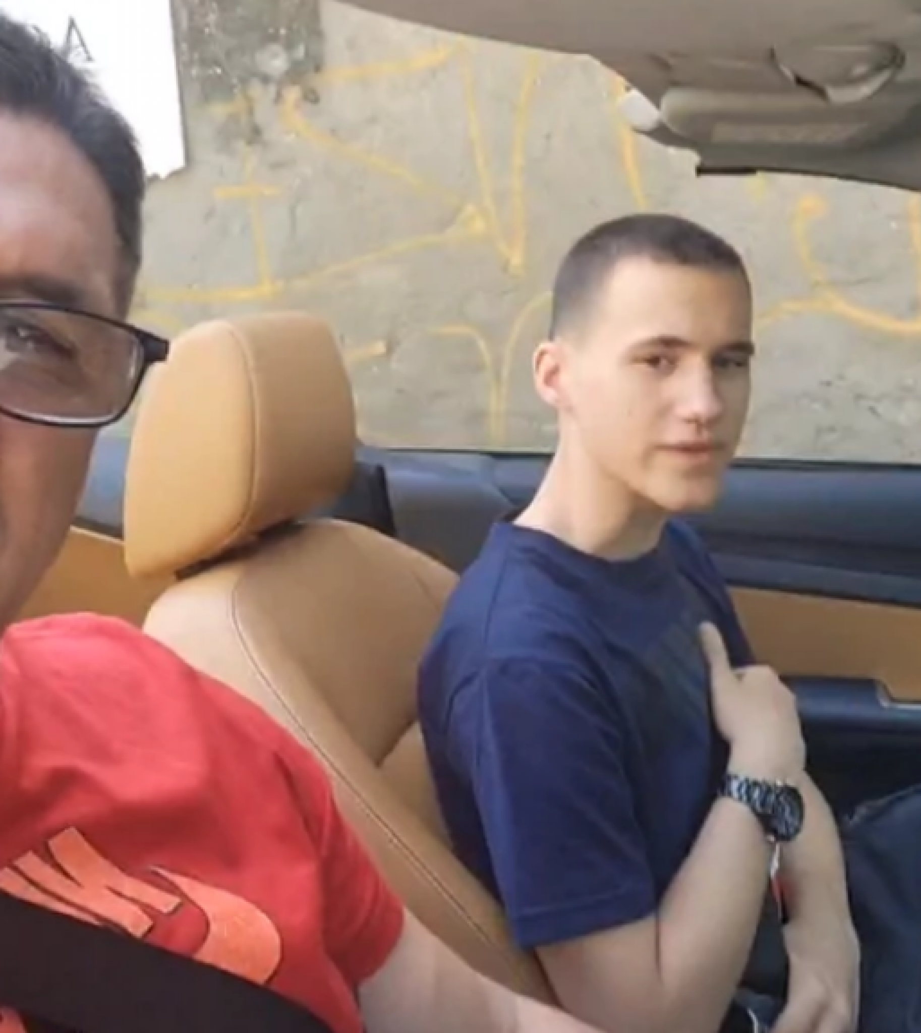 NISAM DOŽIVEO SA SINOM OVO Kristijan Golubović ide u šoping sa Kristininim bratom, a evo zašto i kako on izgleda (FOTO)